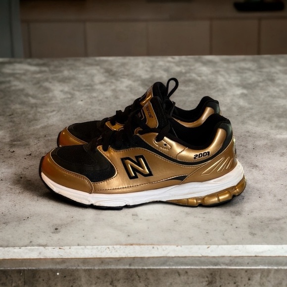 New Balance 2001 running shoes black/white/golden bronze ELITE EDITION - Picture 9 of 16